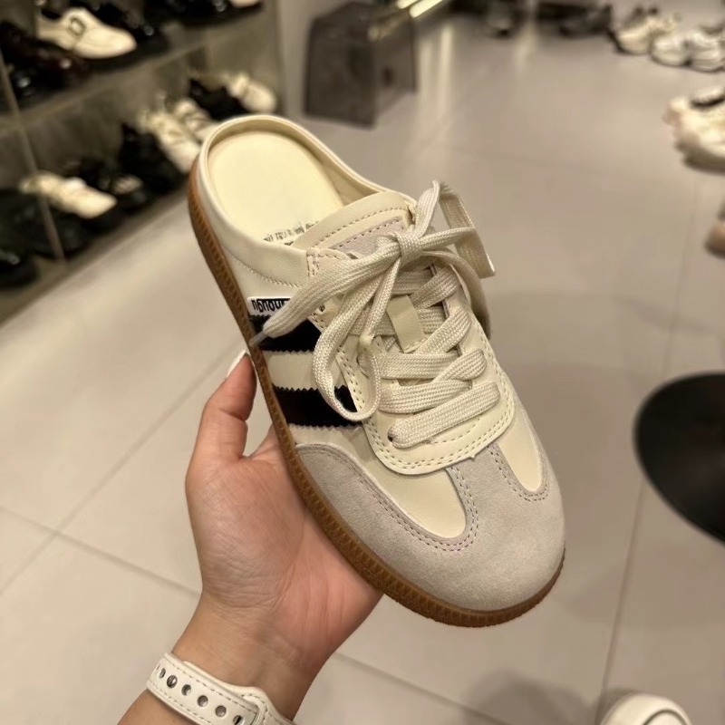 Casual Sneaker Low - 女性ミュール靴スポーツラウンドトゥフラット女性の靴カジュアルスニーカー下駄プラットフォーム夏スリップオンクリーパー包頭スリッパ
