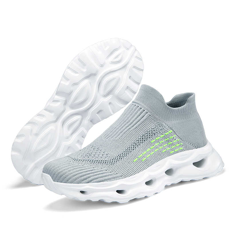 森の中での身長アップスニーカー メンズスニーカー ヒール付き - Men Shoes Expensive のレビューと価格