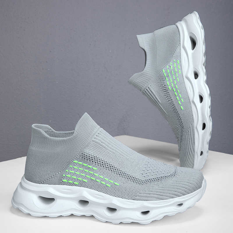 森の中での身長アップスニーカー メンズスニーカー ヒール付き - Men Shoes Expensive のレビューと価格