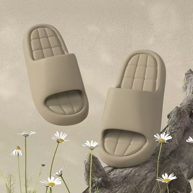 女性の夏のスリッパ浴室シャワーシューズ厚いソフトソールノンス - Men'S Shoes To Women'S Size のレビューと価格