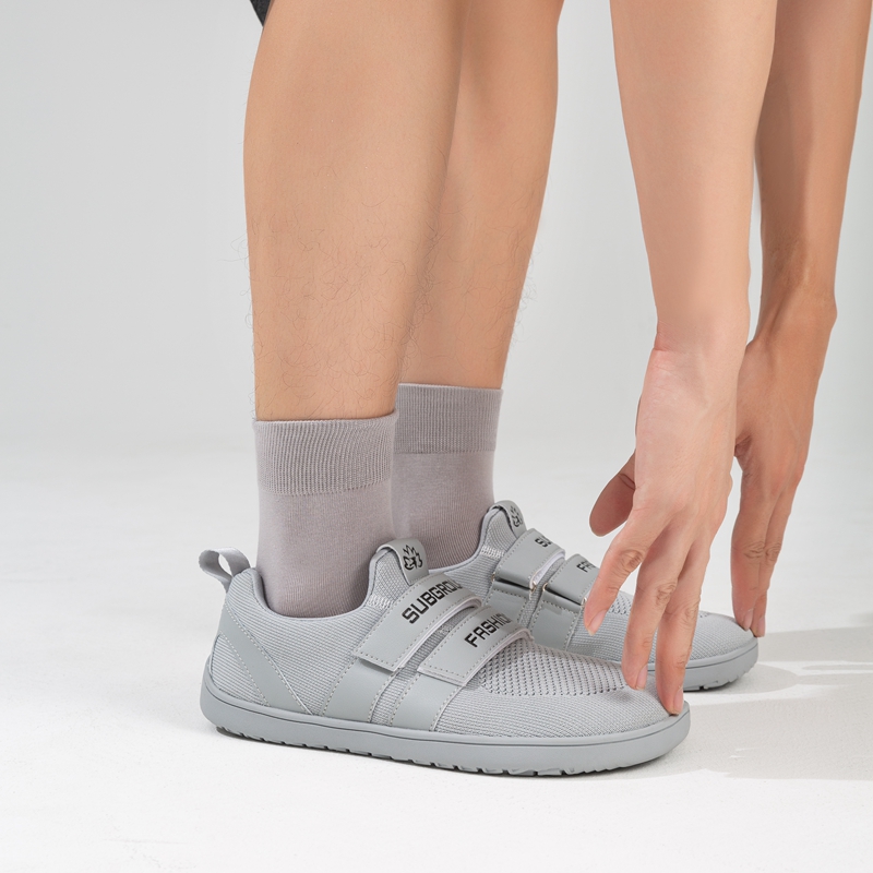 メンズカジュアルスポーツシューズ,滑り止めシューズ,耐摩耗性 - Men'S Shoes With Velcro のレビューと価格