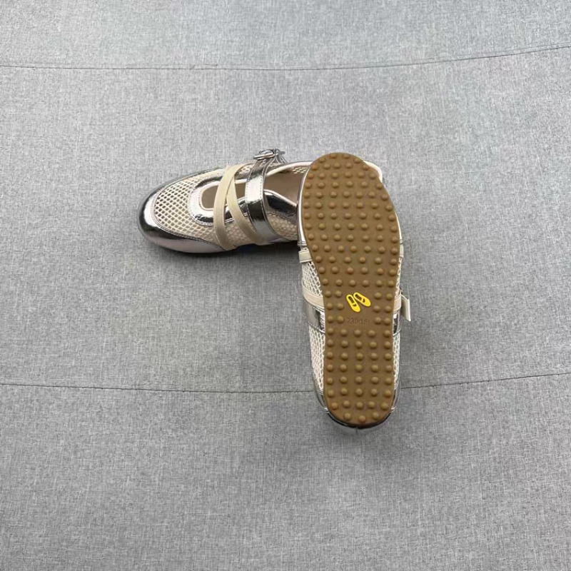 新しいスプライシング織り込み中空スニーカー 2026年春夏  - Casual Sneaker Low のレビューと価格